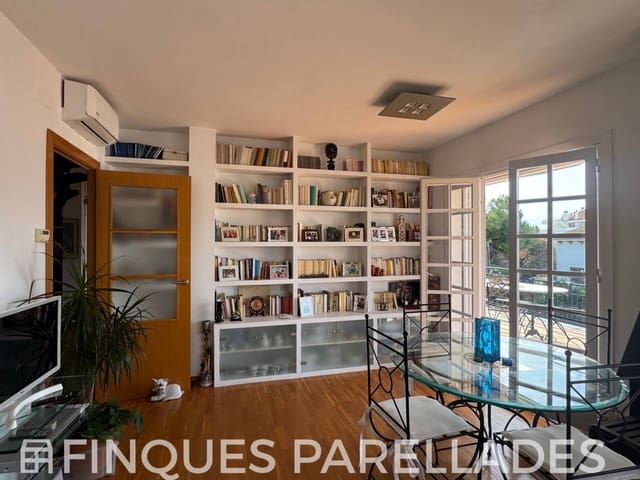 2 bedroom Penthouse for sale in Sitges with garage - € 680,000 (Ref: 9312369)