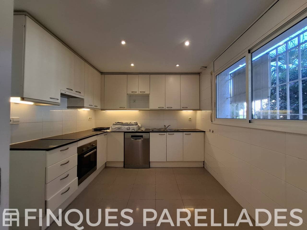 3 chambre Villa/Maison Semi-Mitoyenne à vendre à Sitges avec garage - 1 300 000 € (Ref: 9382407)