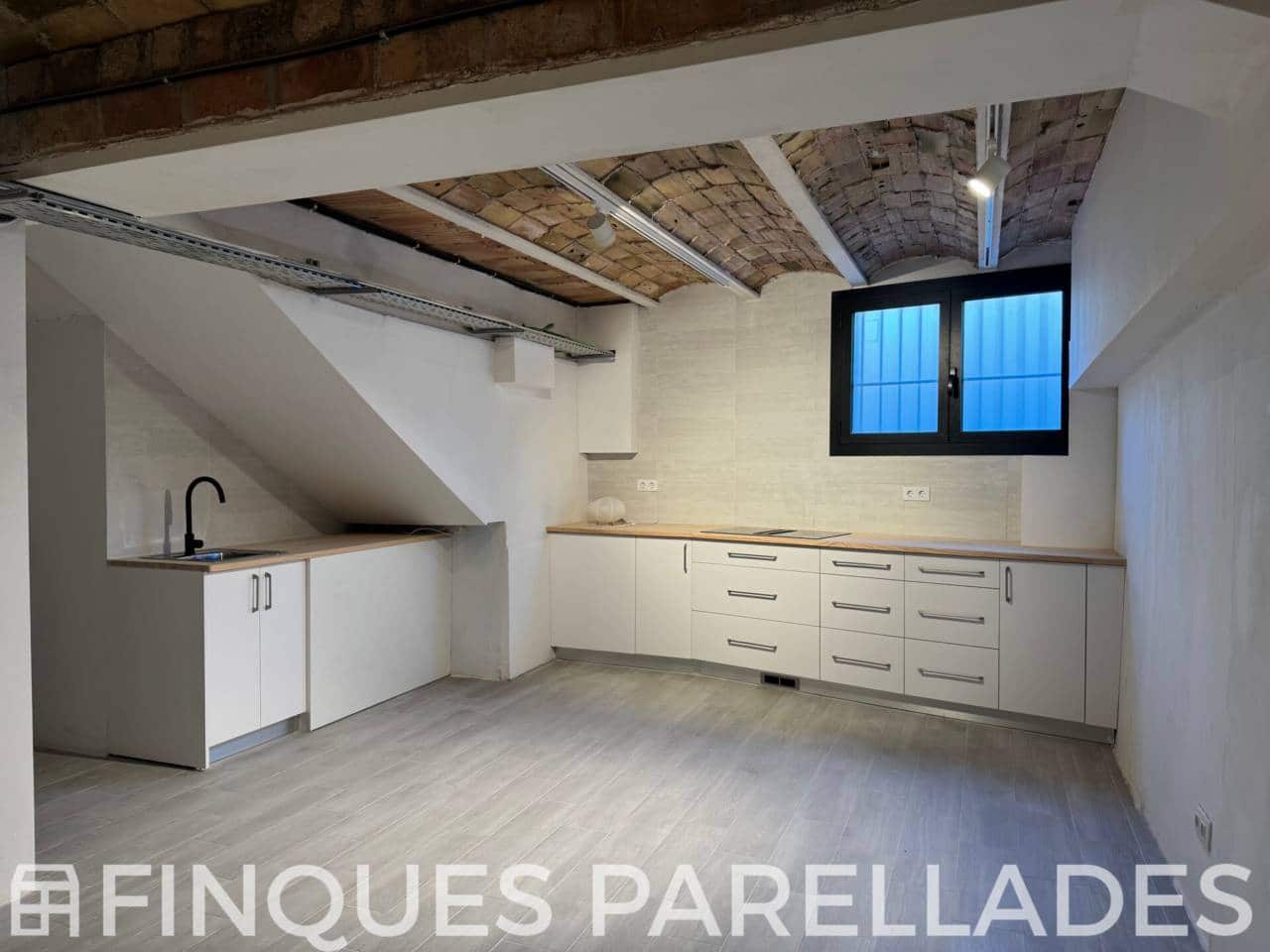 2 bedroom Commercial for sale in Sitges - € 296,000 (Ref: 9382408)