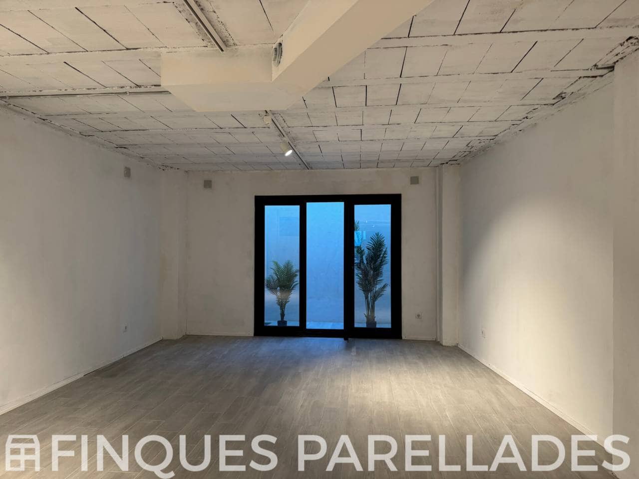 2 bedroom Commercial for sale in Sitges - € 296,000 (Ref: 9382408)