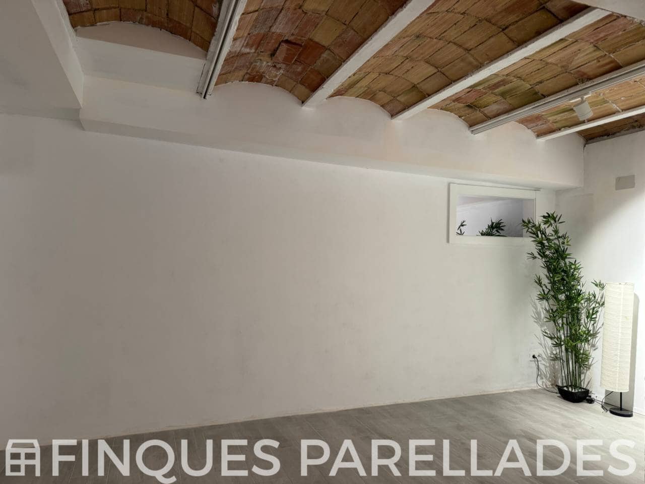 2 bedroom Commercial for sale in Sitges - € 296,000 (Ref: 9382408)