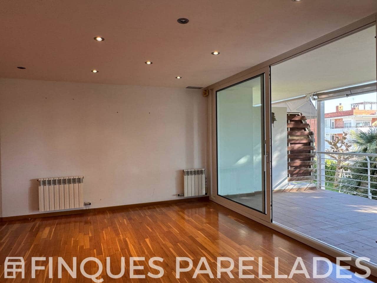 3 makuuhuone Asunto myytävänä paikassa Sitges mukana uima-altaan 
autotalli - 695 000 € (Ref: 9429606)