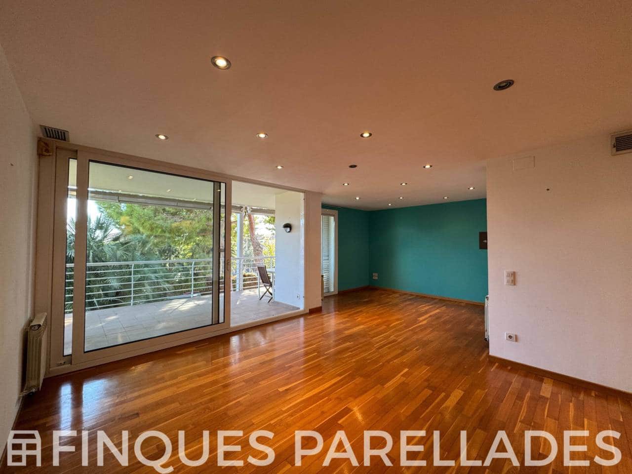 3 makuuhuone Asunto myytävänä paikassa Sitges mukana uima-altaan 
autotalli - 695 000 € (Ref: 9429606)