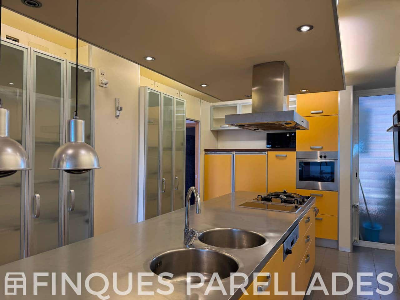 3 makuuhuone Asunto myytävänä paikassa Sitges mukana uima-altaan 
autotalli - 695 000 € (Ref: 9429606)