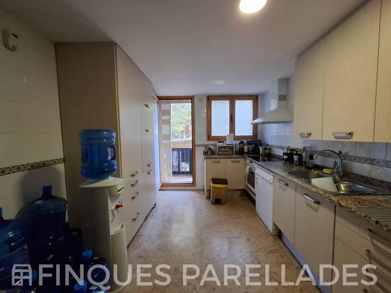 3 bedroom Flat for sale in Sitges with garage - € 450,000 (Ref: 9533113)