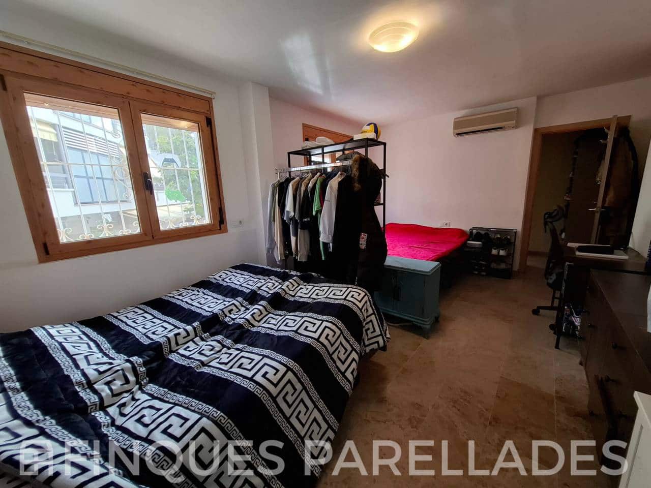 3 bedroom Flat for sale in Sitges with garage - € 450,000 (Ref: 9533113)