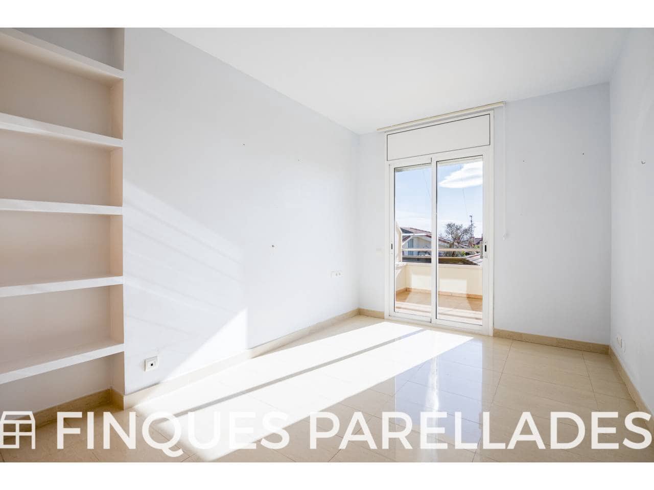 3 bedroom Penthouse for sale in Sitges with pool garage - € 940,000 (Ref: 9540562)