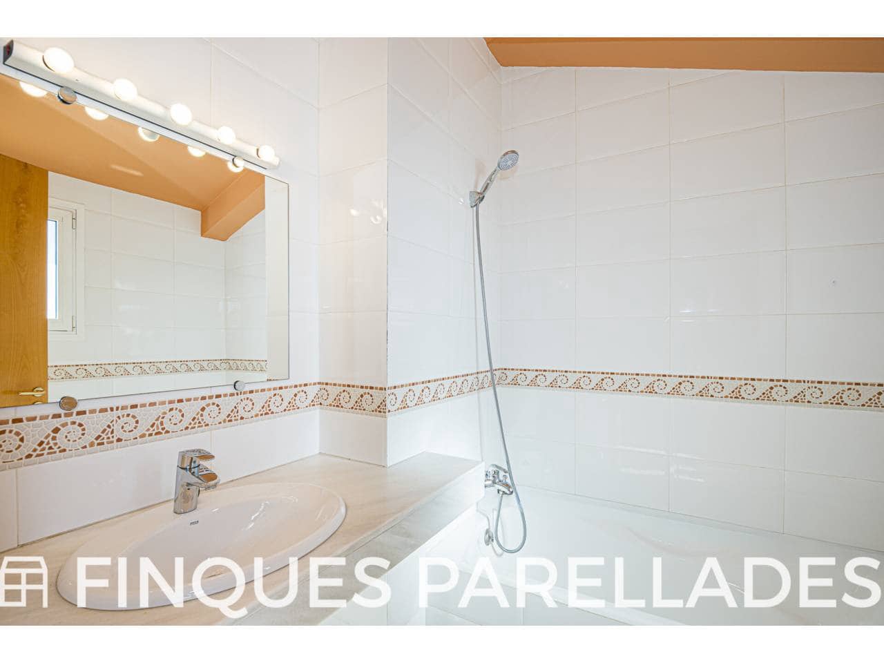 3 bedroom Penthouse for sale in Sitges with pool garage - € 940,000 (Ref: 9540562)