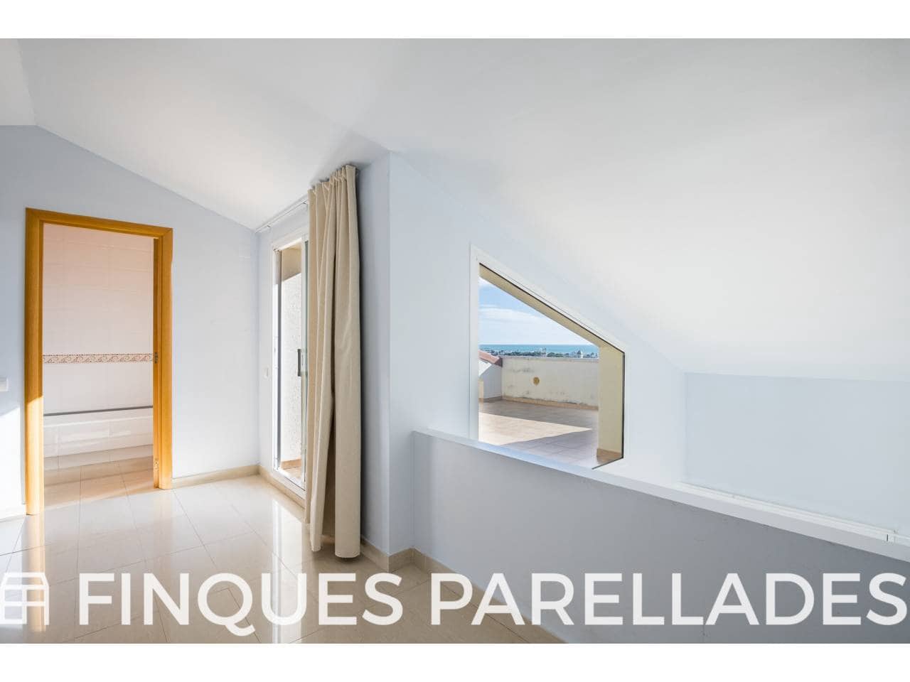 3 bedroom Penthouse for sale in Sitges with pool garage - € 940,000 (Ref: 9540562)