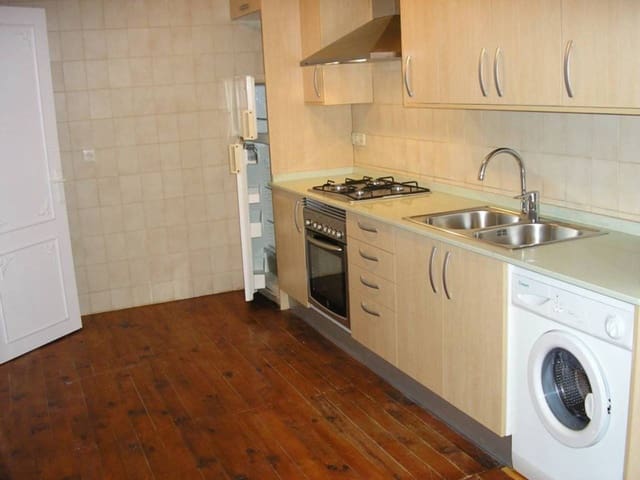 3 chambre Villa/Maison Semi-Mitoyenne à vendre à Sitges avec piscine garage - 680 000 € (Ref: 9547477)