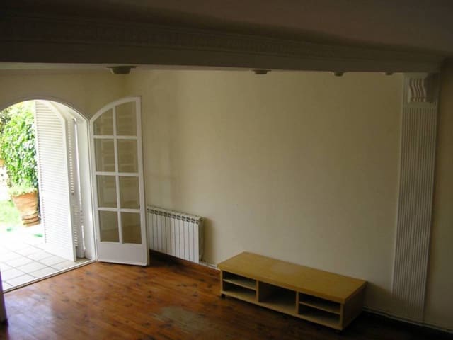 3 chambre Villa/Maison Semi-Mitoyenne à vendre à Sitges avec piscine garage - 680 000 € (Ref: 9547477)