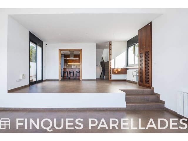 Chalet de 4 habitaciones en Sitges en venta con piscina garaje - 1.300.000 € (Ref: 9607137)