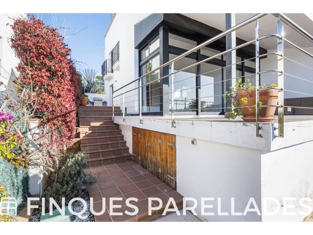 4 soverom Villa til salgs i Sitges med svømmebasseng garasje - € 1 300 000 (Ref: 9607137)