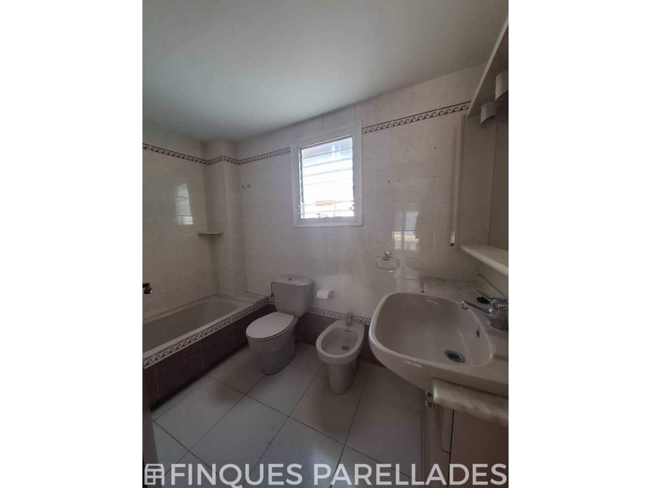 3 makuuhuone Asunto myytävänä paikassa Sitges mukana 
autotalli - 340 000 € (Ref: 9694569)