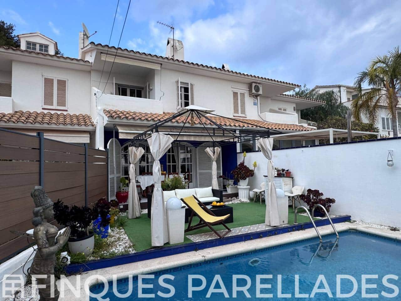 3 slaapkamer Halfvrijstaande villa te koop in Sitges met zwembad garage - € 660.000 (Ref: 9709449)