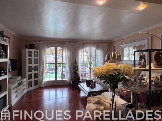 3 Zimmer Doppelhaus zu verkaufen in Sitges mit Pool Garage - 660.000 € (Ref: 9709449)