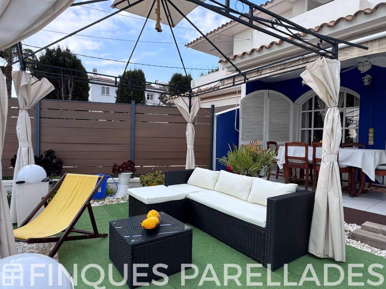 3 slaapkamer Halfvrijstaande villa te koop in Sitges met zwembad garage - € 660.000 (Ref: 9709449)