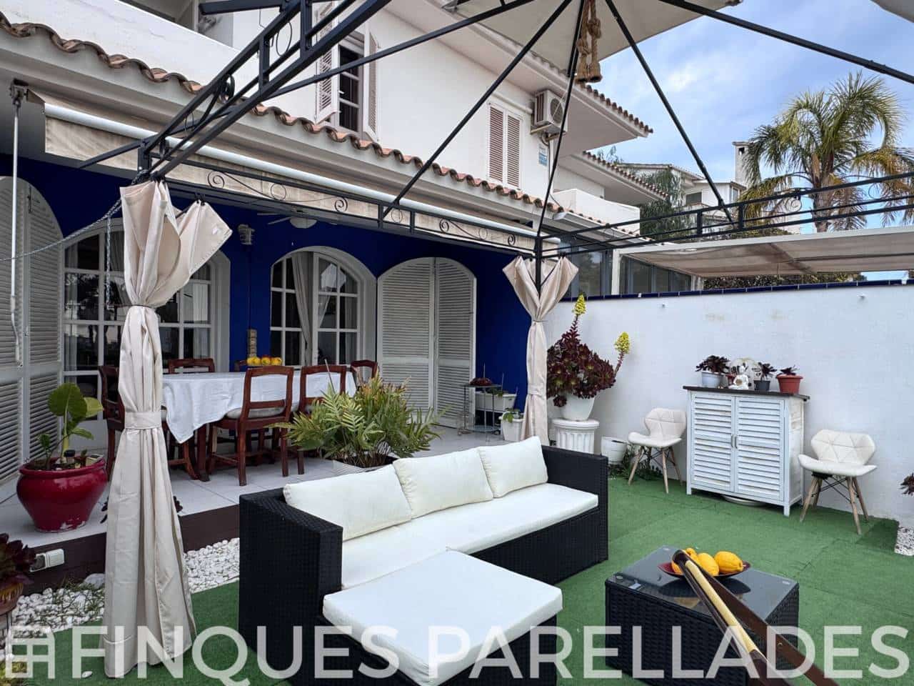 3 slaapkamer Halfvrijstaande villa te koop in Sitges met zwembad garage - € 660.000 (Ref: 9709449)