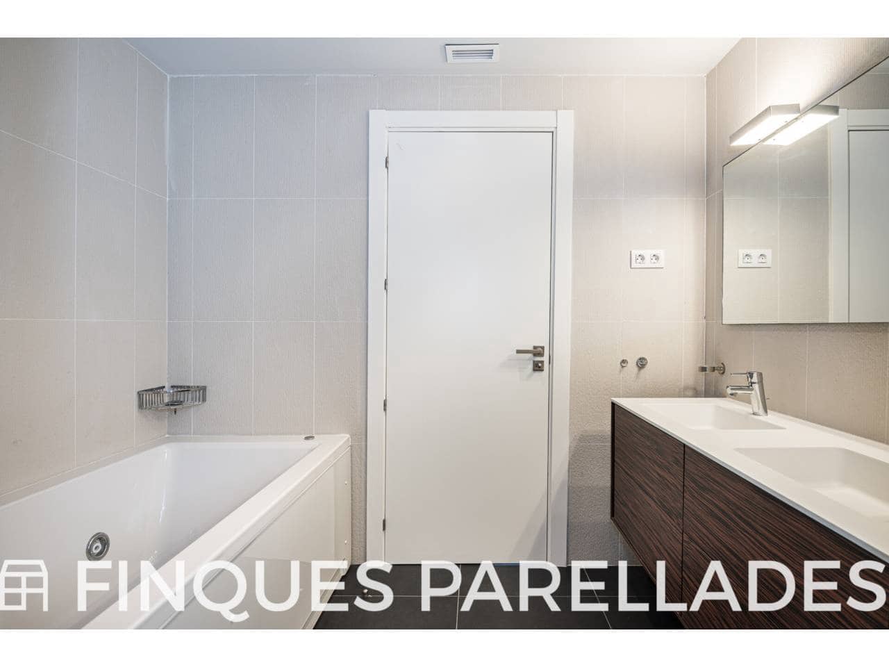 3 bedroom Flat for sale in Sitges with garage - € 995,000 (Ref: 9798412)