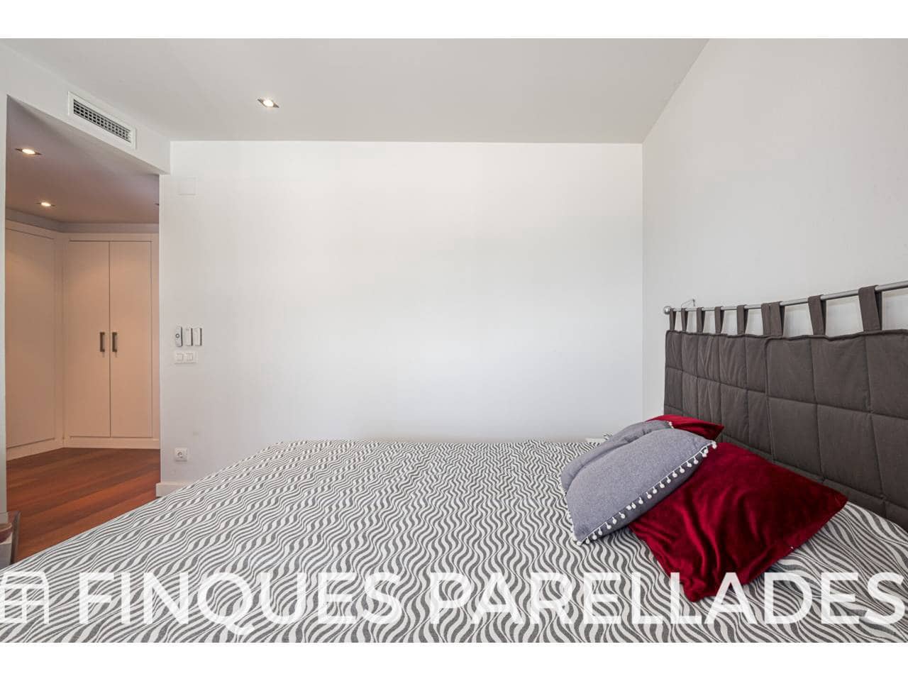 3 bedroom Flat for sale in Sitges with garage - € 995,000 (Ref: 9798412)