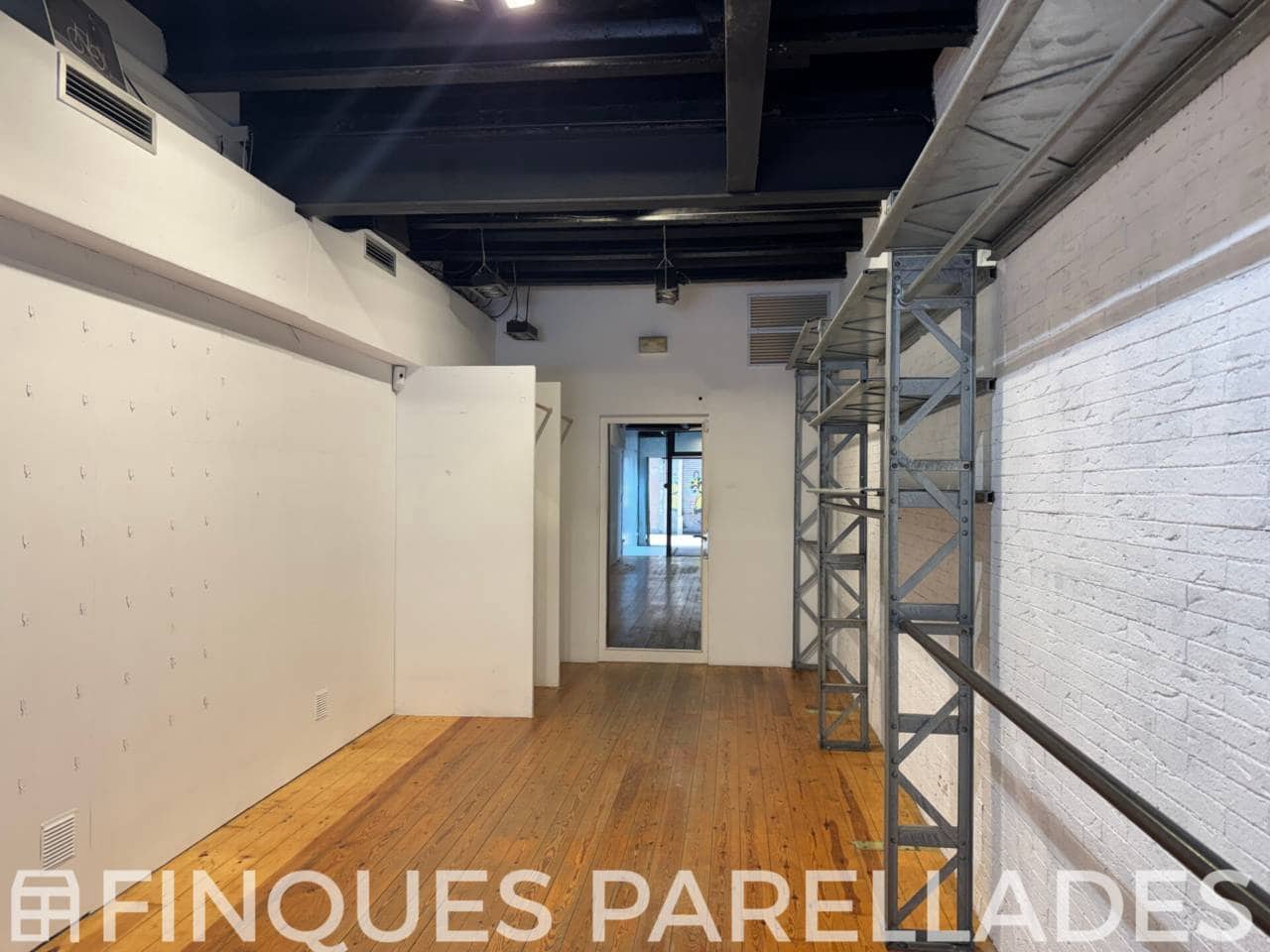 Commercieel te huur in Sitges - € 2.100 (Ref: 9841978)