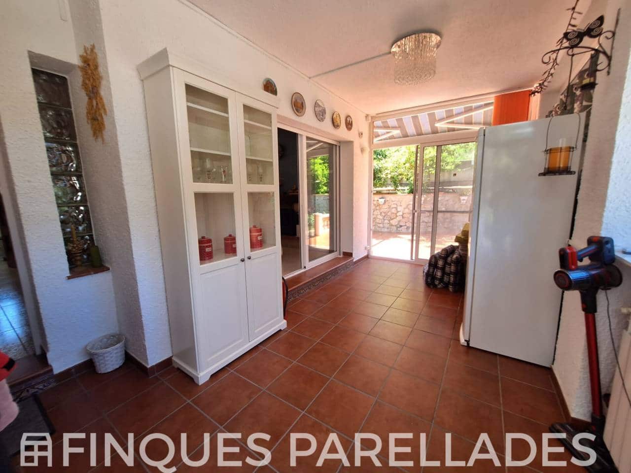 4 bedroom Villa for sale in Olivella with pool garage - € 360,000 (Ref: 9861466)