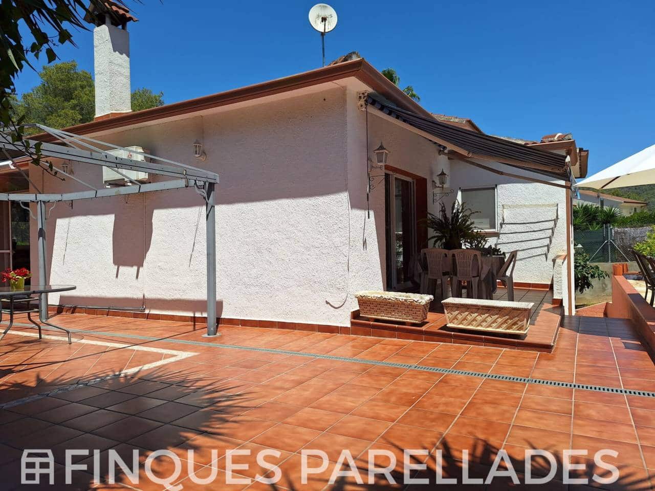 4 bedroom Villa for sale in Olivella with pool garage - € 360,000 (Ref: 9861466)