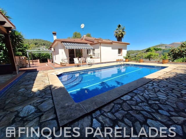 Chalet de 4 habitaciones en Olivella en venta con piscina garaje - 360.000 € (Ref: 9861466)