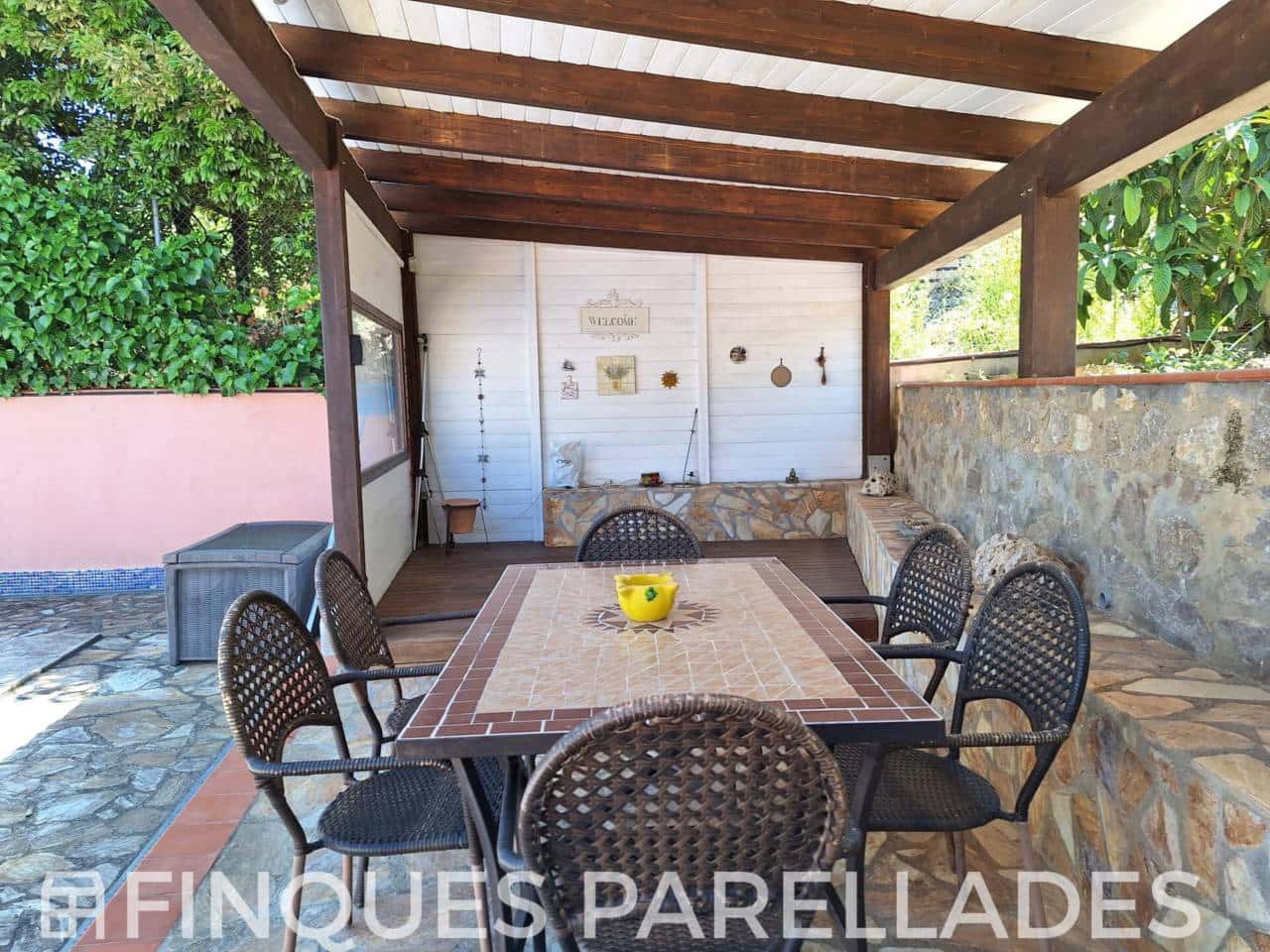 4 bedroom Villa for sale in Olivella with pool garage - € 360,000 (Ref: 9861466)