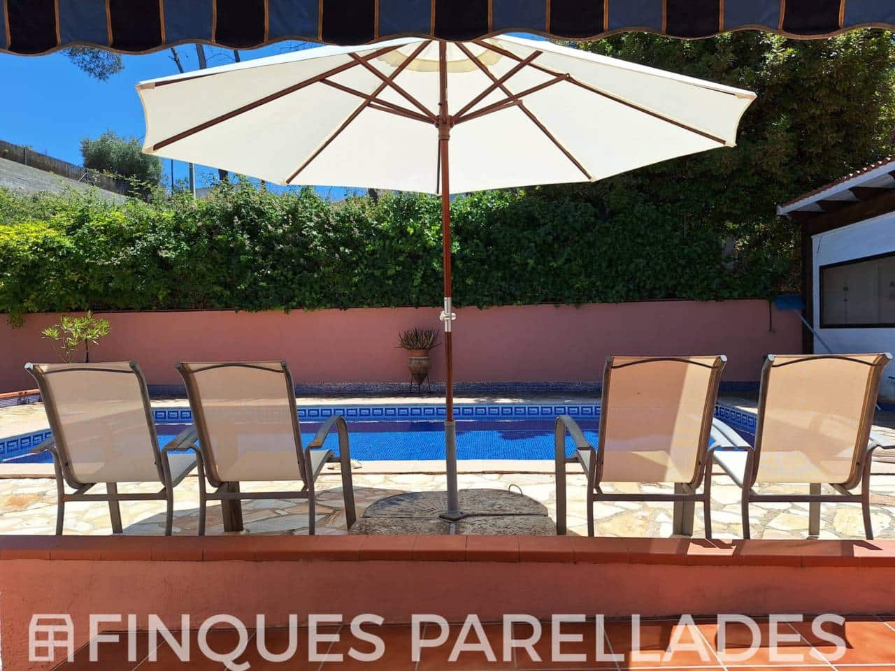 4 bedroom Villa for sale in Olivella with pool garage - € 360,000 (Ref: 9861466)