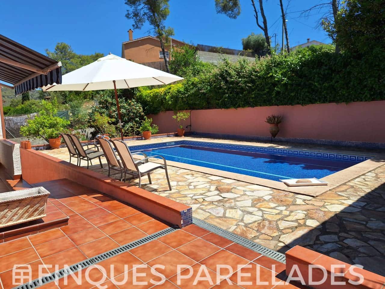 4 bedroom Villa for sale in Olivella with pool garage - € 360,000 (Ref: 9861466)
