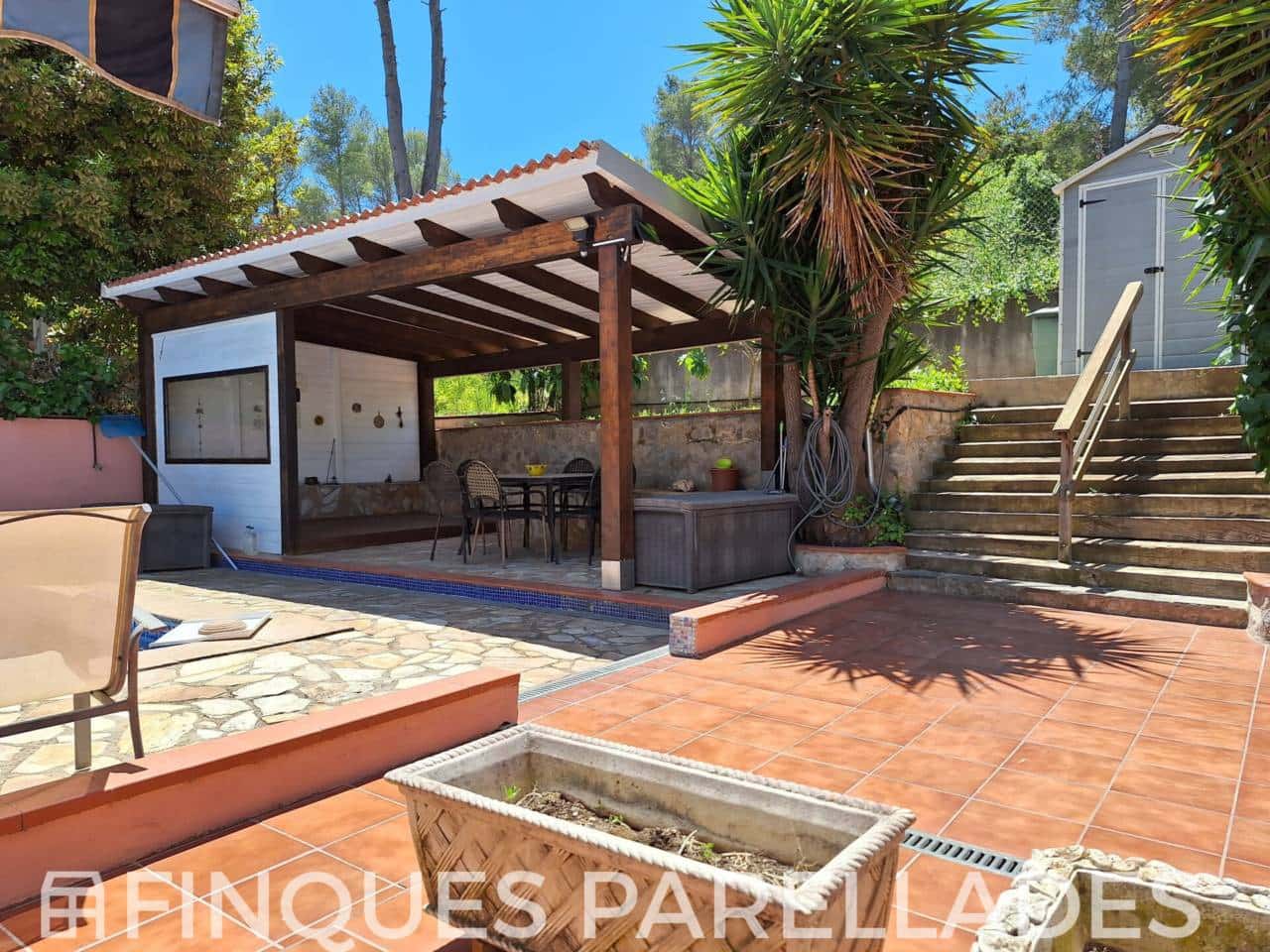 4 bedroom Villa for sale in Olivella with pool garage - € 360,000 (Ref: 9861466)
