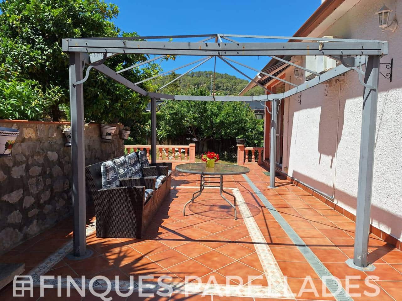 4 bedroom Villa for sale in Olivella with pool garage - € 360,000 (Ref: 9861466)