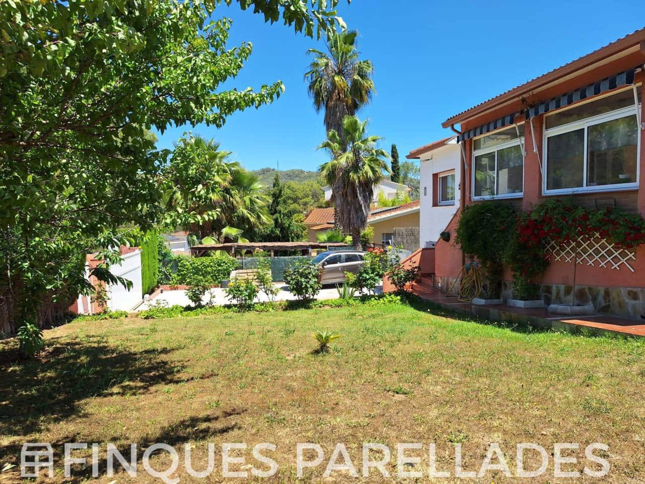 4 bedroom Villa for sale in Olivella with pool garage - € 360,000 (Ref: 9861466)