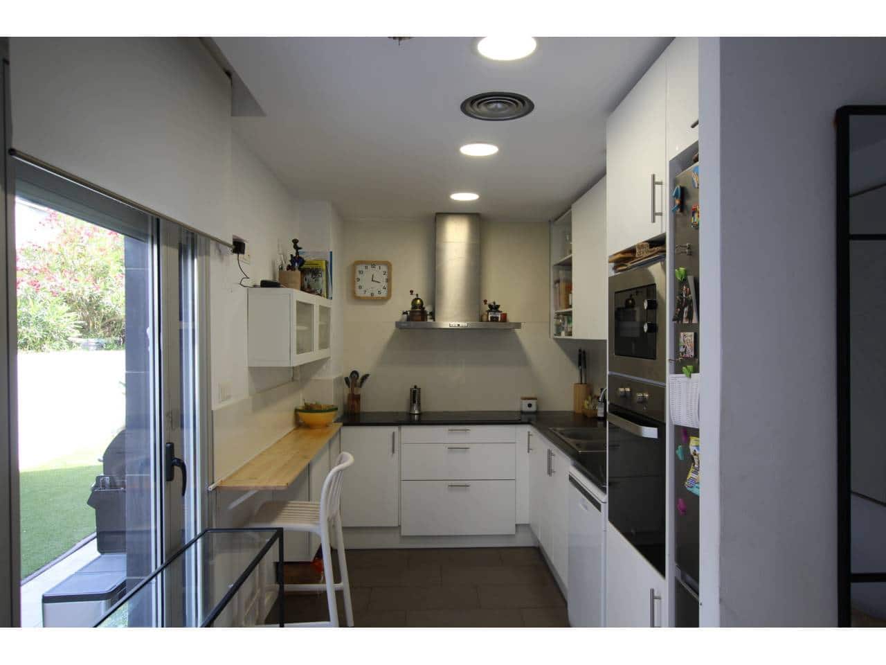 3 soverom Leilighet til salgs i Sitges med svømmebasseng garasje - € 795 000 (Ref: 9866359)