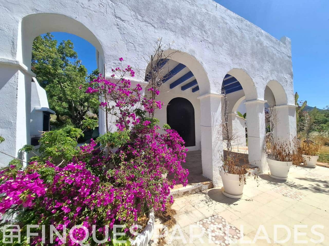 4 bedroom Finca/Country House for sale in Sitges with pool garage - € 1,100,000 (Ref: 9902282)