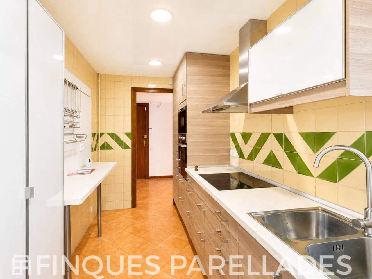 3 slaapkamer Flat te koop in Sitges met garage - € 460.000 (Ref: 9906811)