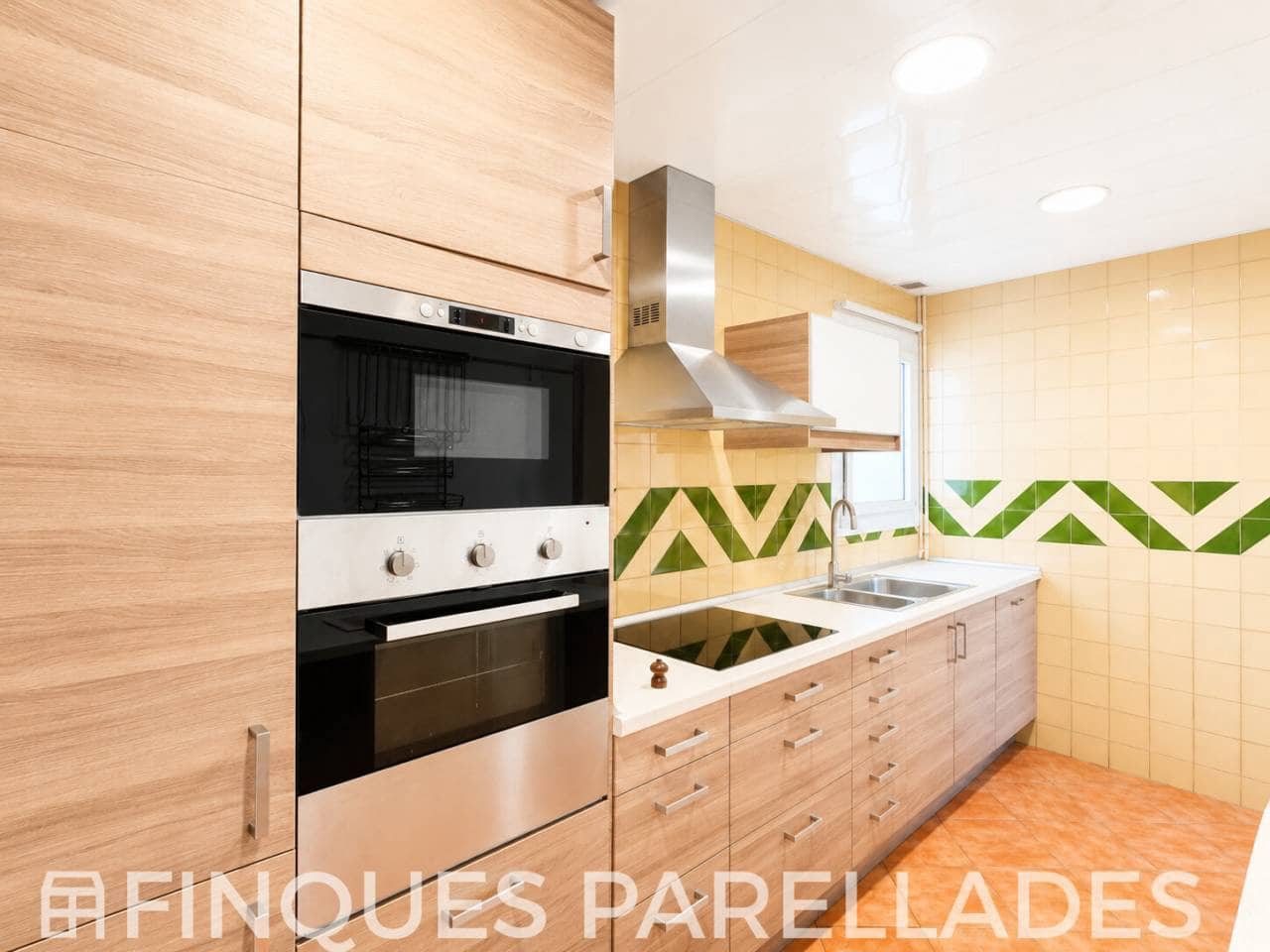 3 slaapkamer Flat te koop in Sitges met garage - € 460.000 (Ref: 9906811)