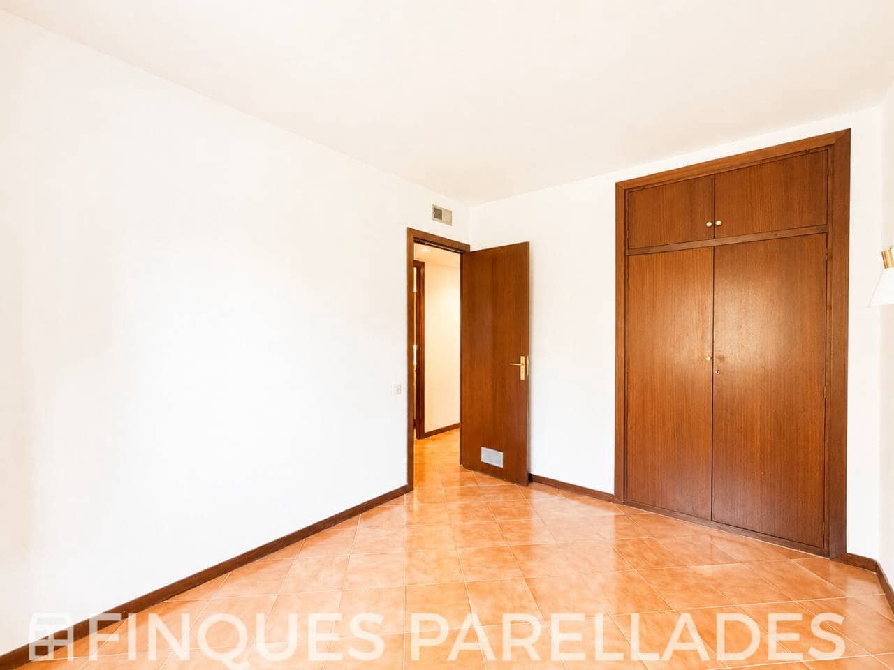 3 slaapkamer Flat te koop in Sitges met garage - € 460.000 (Ref: 9906811)