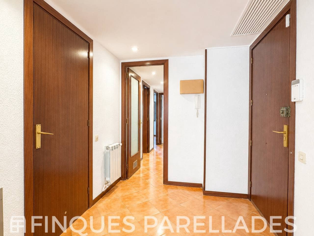 3 slaapkamer Flat te koop in Sitges met garage - € 460.000 (Ref: 9906811)