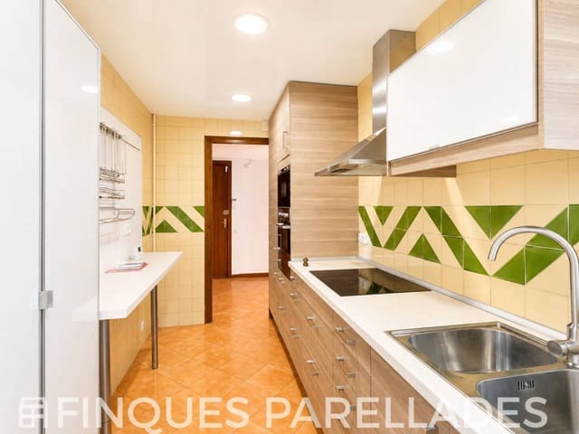 3 slaapkamer Flat te koop in Sitges met garage - € 460.000 (Ref: 9906811)