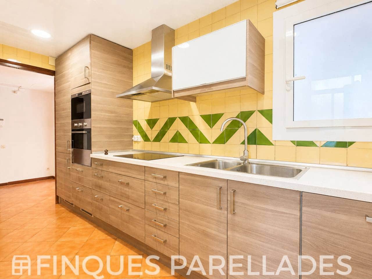 3 slaapkamer Flat te koop in Sitges met garage - € 460.000 (Ref: 9906811)