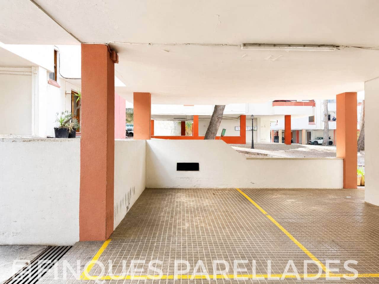 3 slaapkamer Flat te koop in Sitges met garage - € 460.000 (Ref: 9906811)