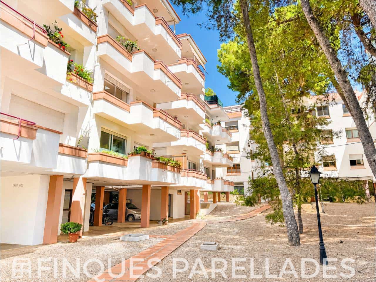 3 slaapkamer Flat te koop in Sitges met garage - € 460.000 (Ref: 9906811)