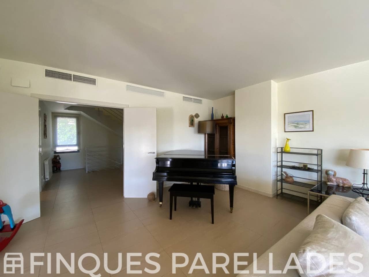 5 bedroom Villa for sale in Sitges with pool garage - € 2,675,000 (Ref: 9926330)