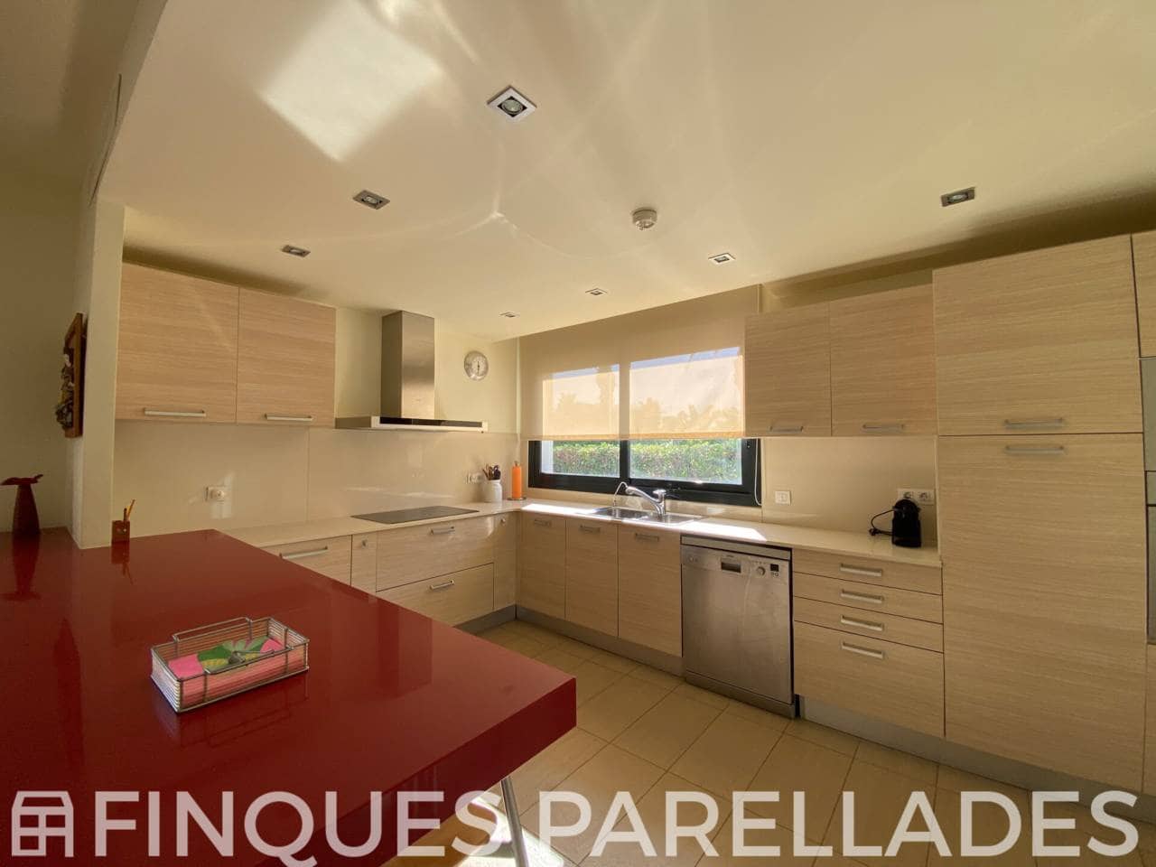 5 bedroom Villa for sale in Sitges with pool garage - € 2,675,000 (Ref: 9926330)