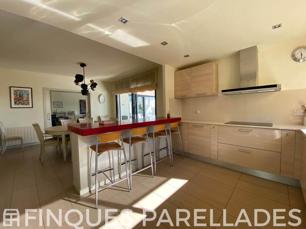 5 bedroom Villa for sale in Sitges with pool garage - € 2,675,000 (Ref: 9926330)