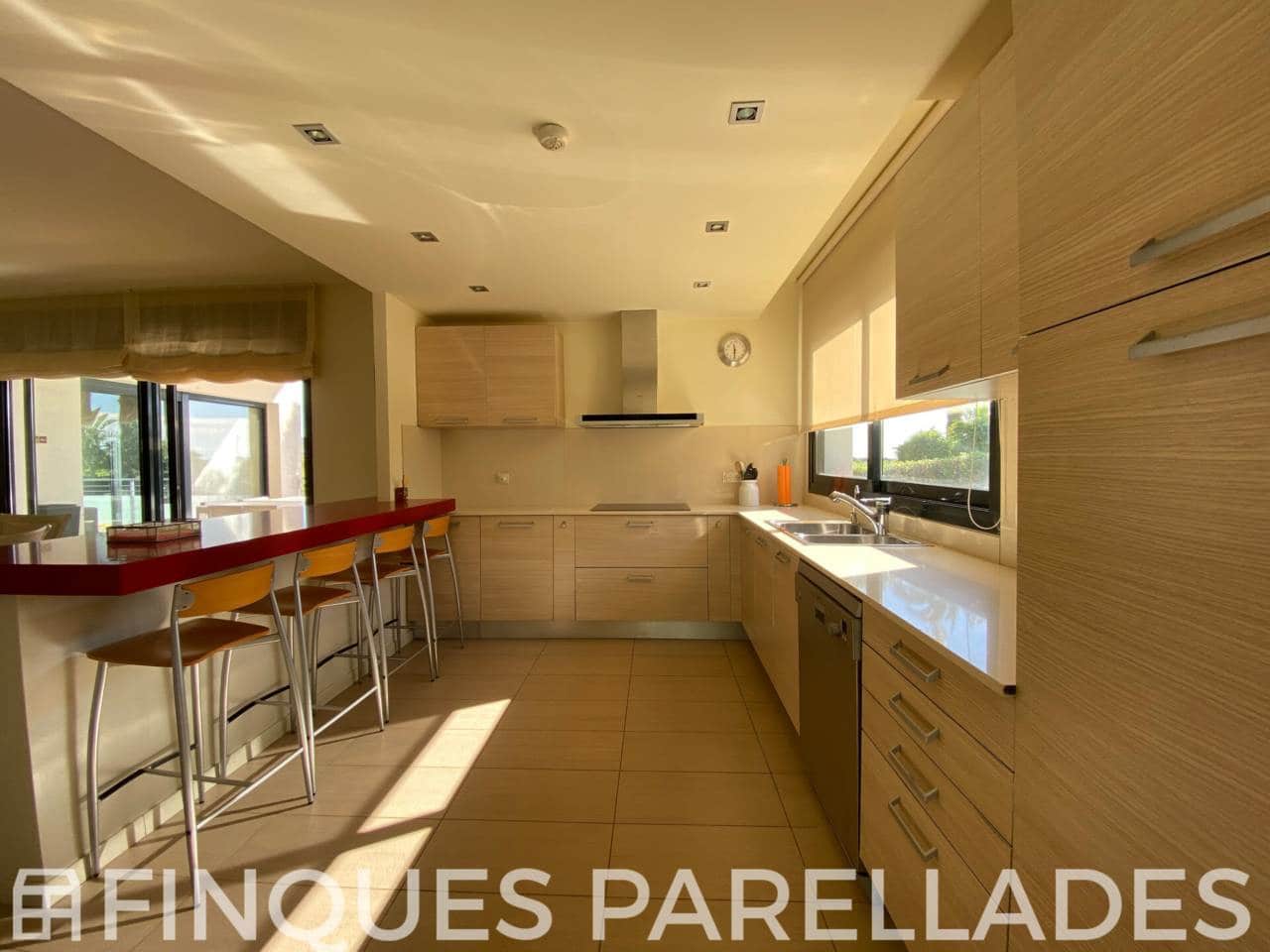 5 bedroom Villa for sale in Sitges with pool garage - € 2,675,000 (Ref: 9926330)