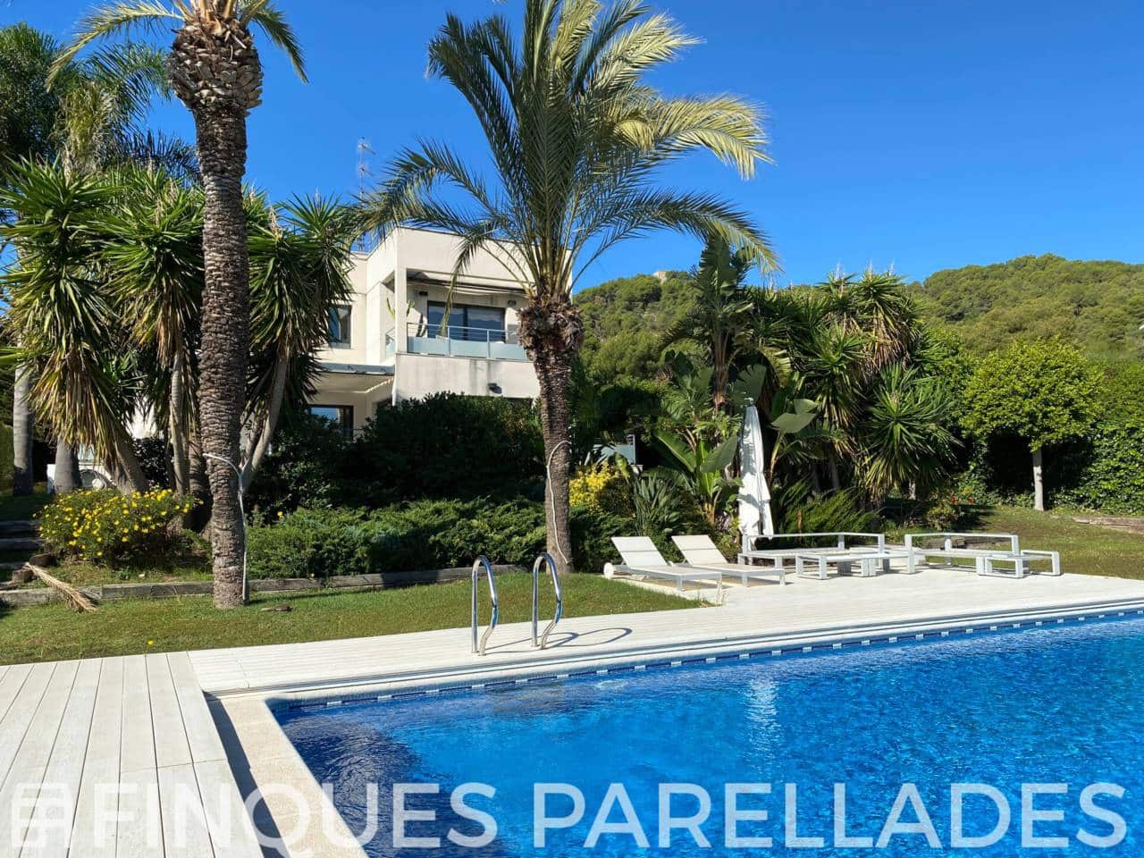 5 bedroom Villa for sale in Sitges with pool garage - € 2,675,000 (Ref: 9926330)