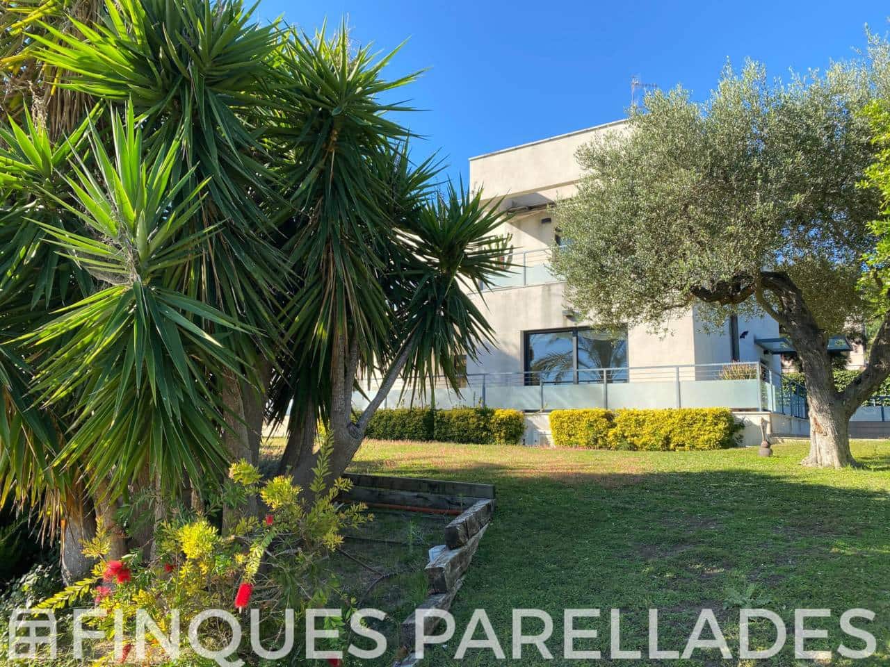 5 bedroom Villa for sale in Sitges with pool garage - € 2,675,000 (Ref: 9926330)